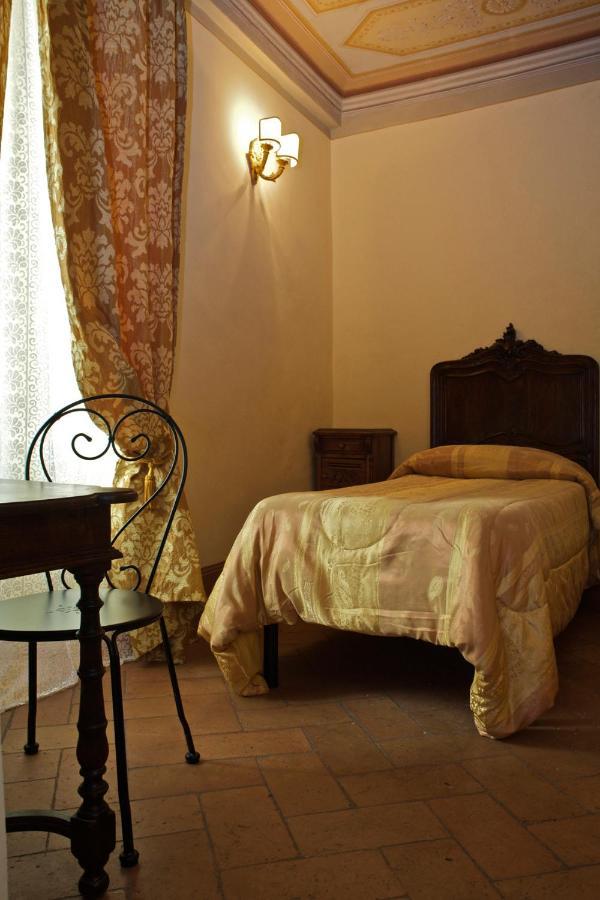 Antica Residenza Cicogna Bed and Breakfast Siena Esterno foto