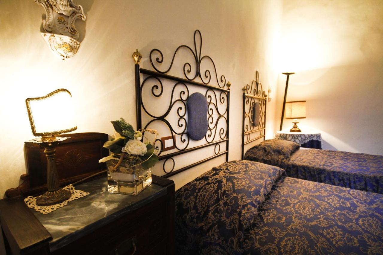 Antica Residenza Cicogna Bed and Breakfast Siena Esterno foto